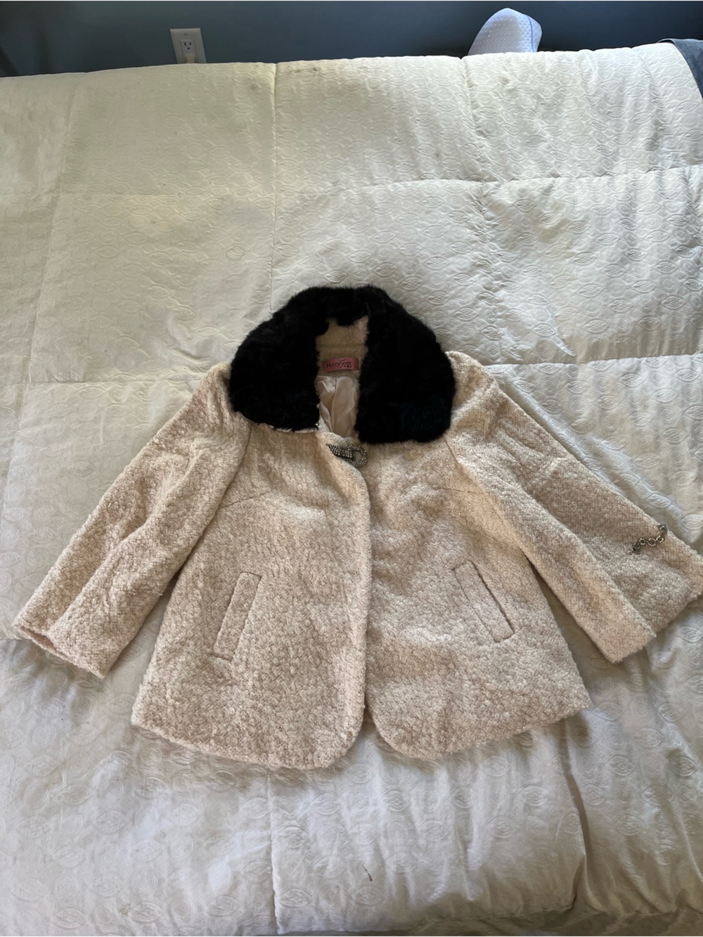 Vintage women’s Cream Faux Shearling Pea Coat with Black Fur Collar size large